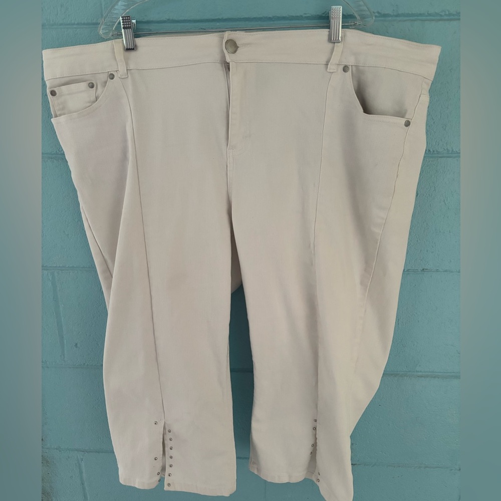 Avenue Plus Size Cropped  White Jeans